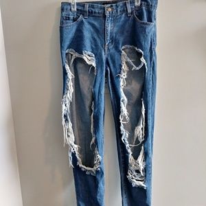 *SOLD* Distress Jeans Fashion Nova